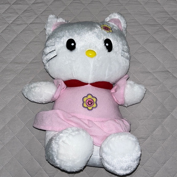 HELLO KITTY PLUSH - Picture 1 of 6